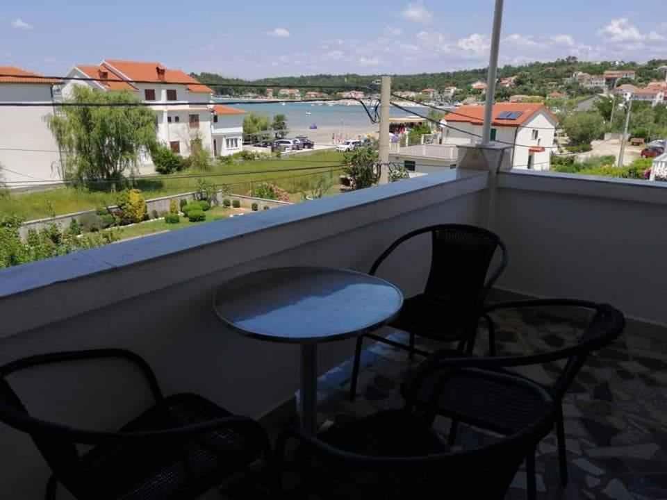 Apartment Lopar 10 Buitenkant foto