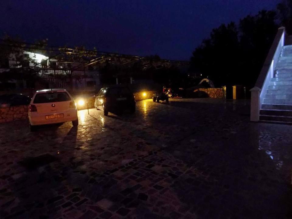 Apartment Lopar 10 Buitenkant foto